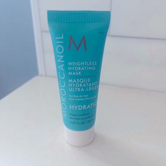 Moroccanoil Weightless Hydrating Mask Mini 0.67 fl oz/20 ml - Picture 2 of 5